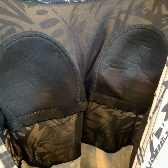 Shore Shapes Swimwear Suit Size 12 Black / White One Piece Floral - Picture 6 of 7